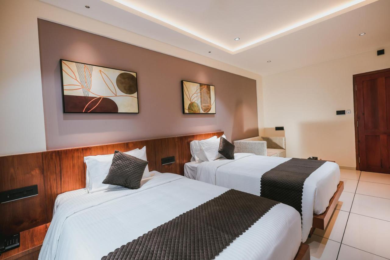 Fortview Suites Kāsaragod Buitenkant foto