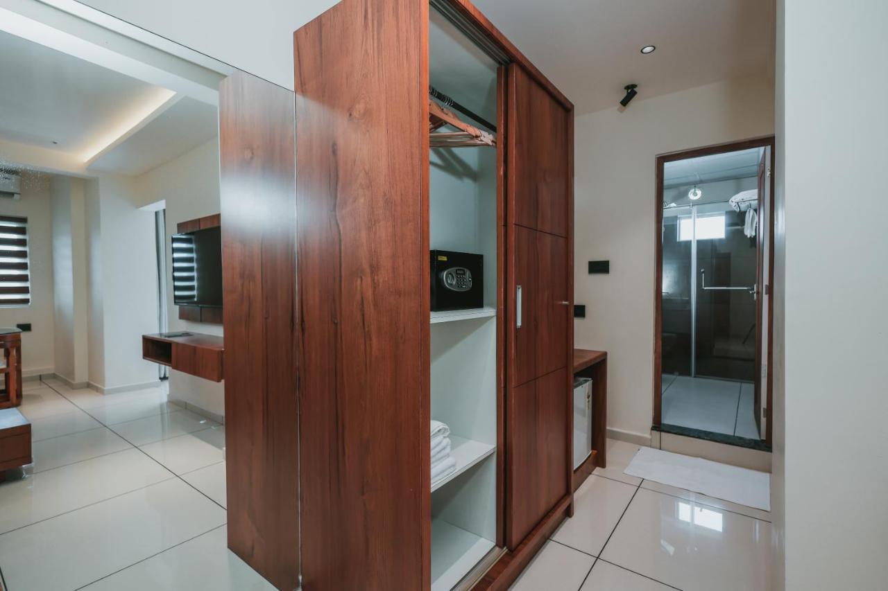 Fortview Suites Kāsaragod Buitenkant foto