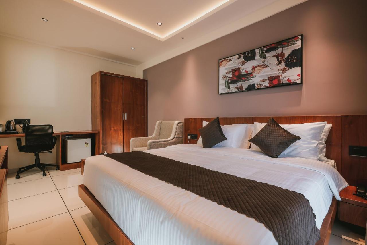 Fortview Suites Kāsaragod Buitenkant foto