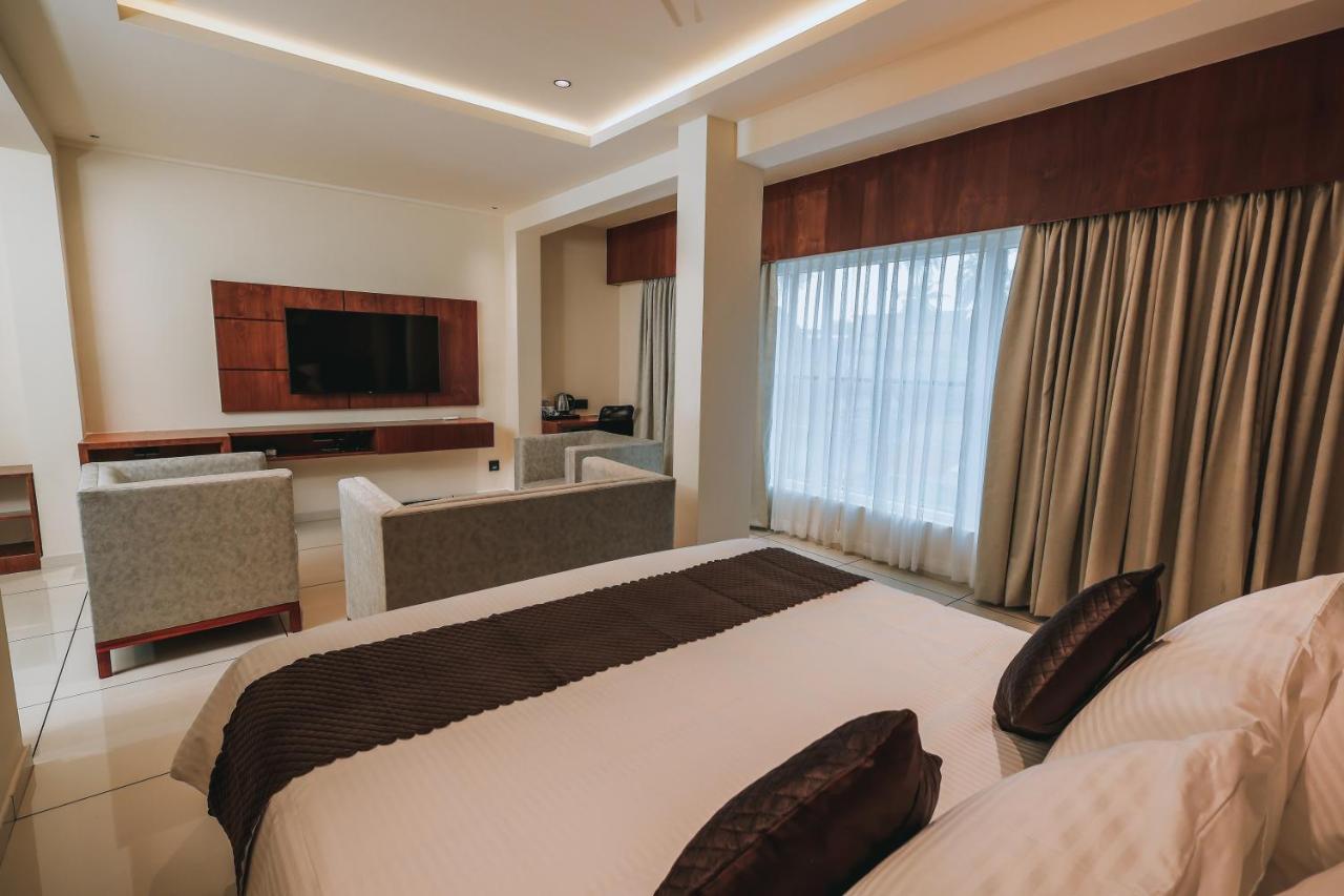 Fortview Suites Kāsaragod Buitenkant foto