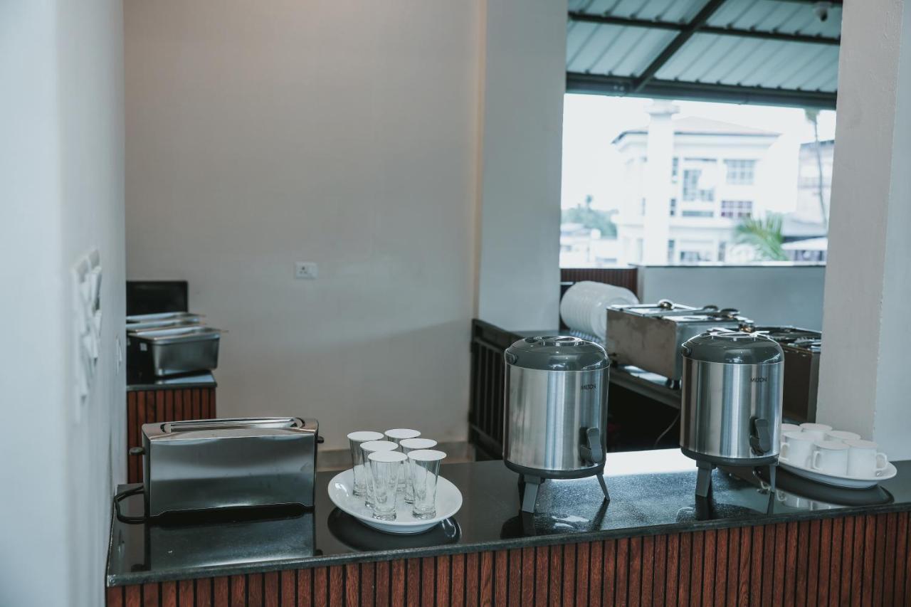Fortview Suites Kāsaragod Buitenkant foto
