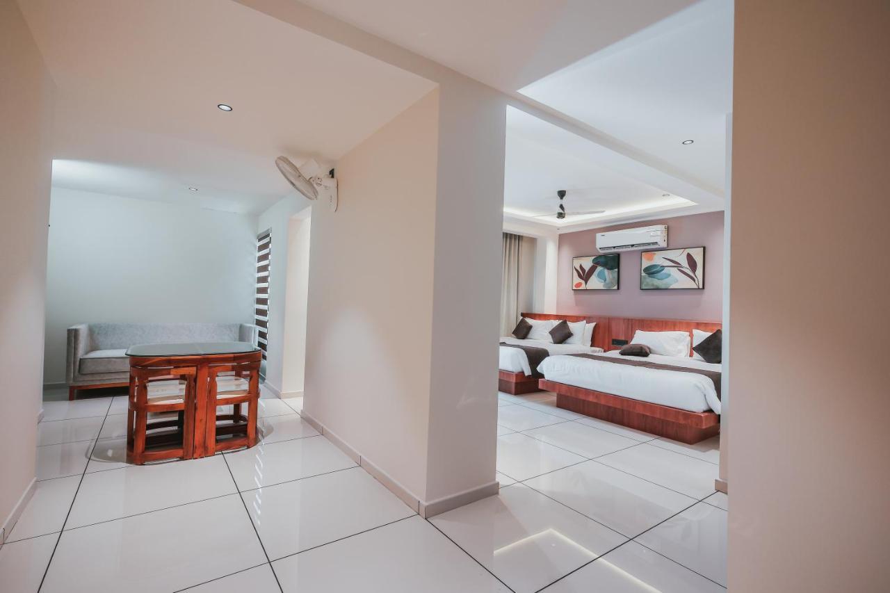 Fortview Suites Kāsaragod Buitenkant foto
